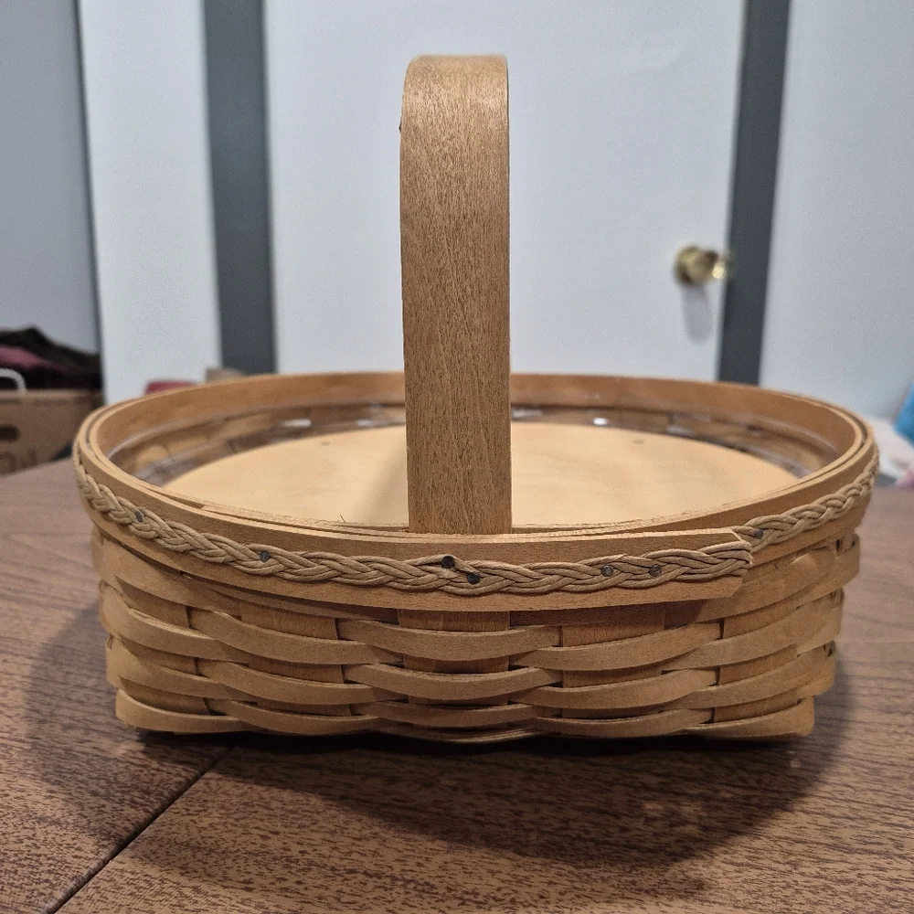 2009 Longaberger Fancy Pie Basket With Stand Insert